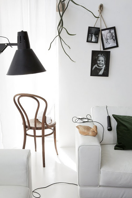 how-to-creativily-hang-a-picture-5