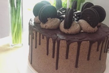 Who wouldn’t love an Oreo drip birthday cake?! by Hayley Parker